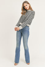 Load image into Gallery viewer, Lovely Pullover

