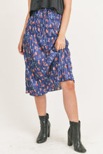 Load image into Gallery viewer, FLORAL PLEATED MAXI SKIRT
